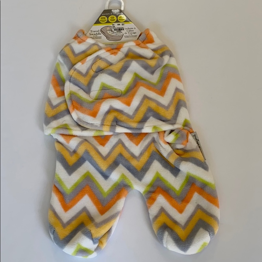 BLANKETS & BEYOND TRAVEL SWADDLE NWT